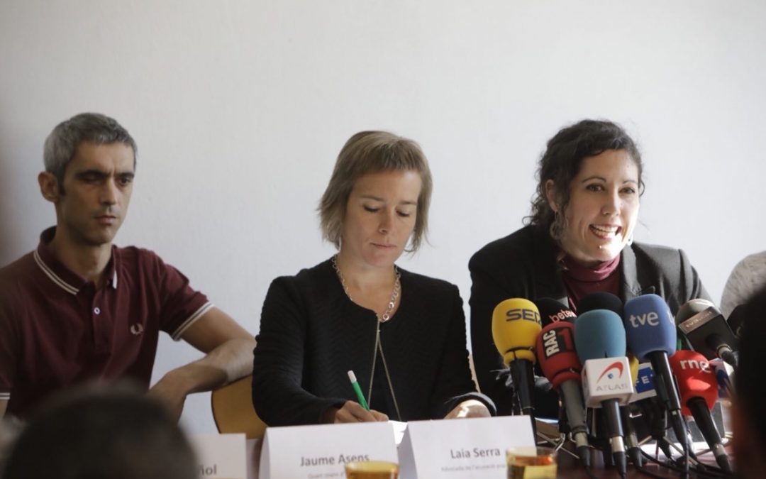 Litigis 1O: Admesa a tràmit la querella presentada per Roger Español, ferit a l’ull per l’impacte de pilota de goma per part de la Policia Nacional