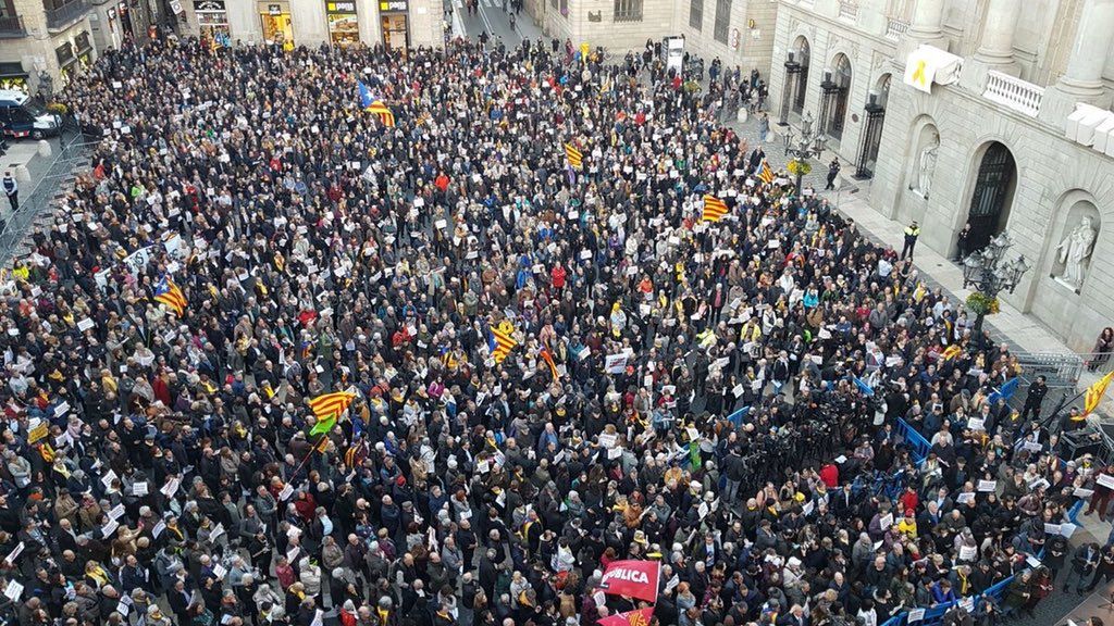A 5 meses de su encarcelamiento, Iridia traslada su apoyo a los Jordi Cuixart y a Jordi Sánchez en Soto del Real